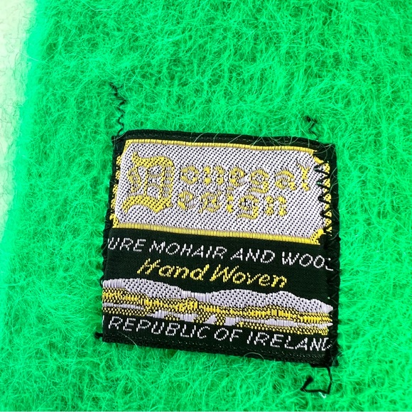 DONEGAL DESIGN Weaver of Ireland Green Pure Mohair Wool Fringed Throw Scarf Wrap - Picture 14 of 14
